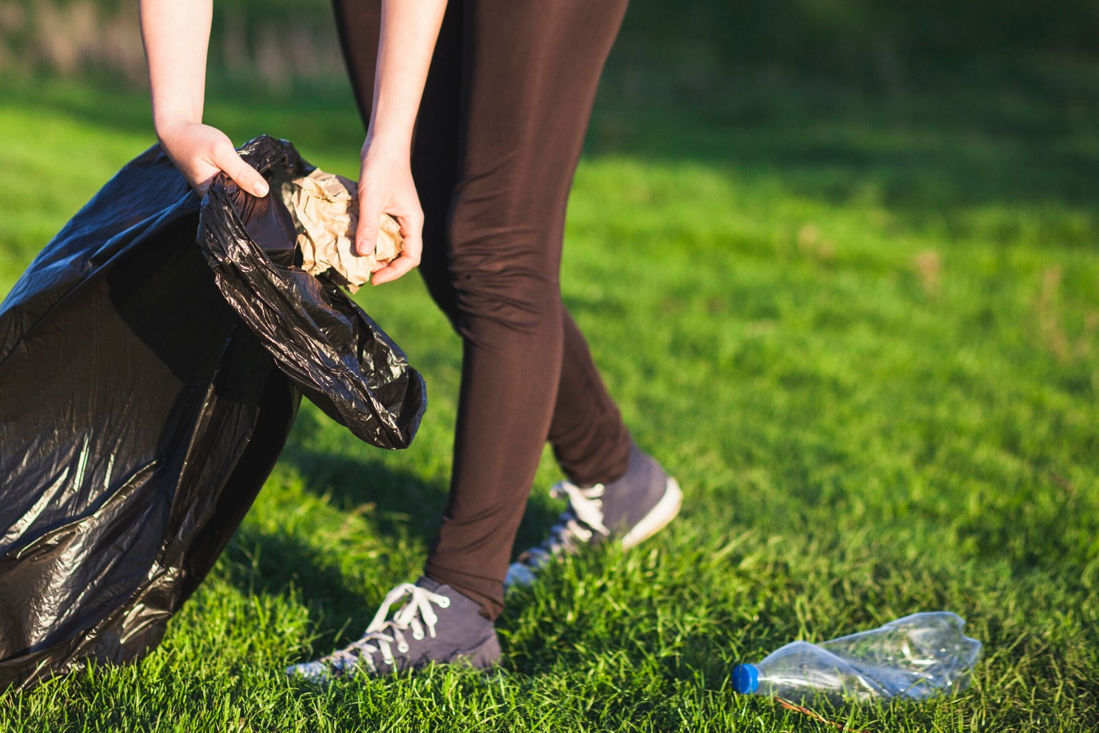 What is the best way to clean up dog poop?